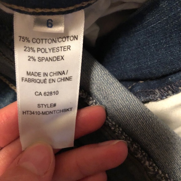 Mini skirt - Picture 2 of 2